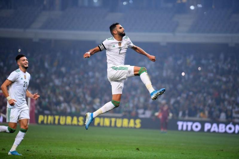 . Avec Salah Bey Aboud porte-parole de l'équipe nationale, Nourdine Ouled Ali l’entraineur EN U23, Mourad Ait Tahar consultant de la chaine 2.