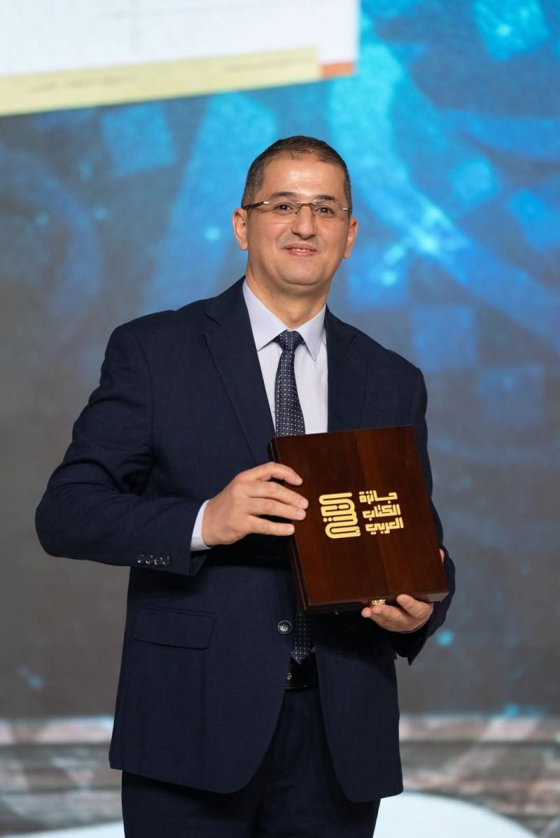 البروفيسور عبد الرزاق بلعقروز البروفيسور عبد الرزاق بلعقروز