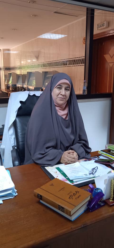 الأستاذة فطومة بن يحيا
