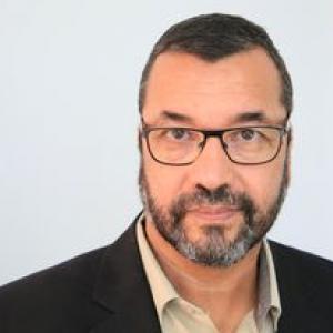 الدين بين السائل والمجيب