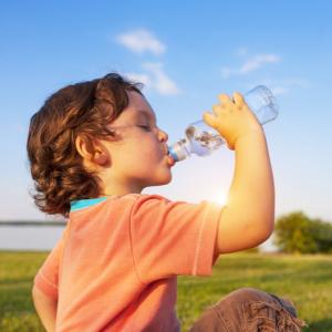 الطفل في الصيف