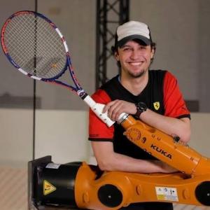 خارج الحدود