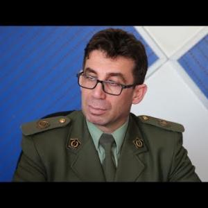 Preview image for the video "الرائد فريد درامشية المختص في الإجرام السيبراني بقيادة الدرك الوطني".