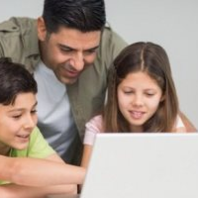 مرافقة و توجيه الأبناء من أجل إبحار آمن للأطفال على شبكة الأنترنت ربورتاج