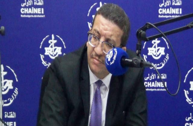  يستضيف شخصيات سياسية و صانعي القرار و يواكب الاحداث اليومية. الخبير في العلاقات السياسية مخلوف ساحل