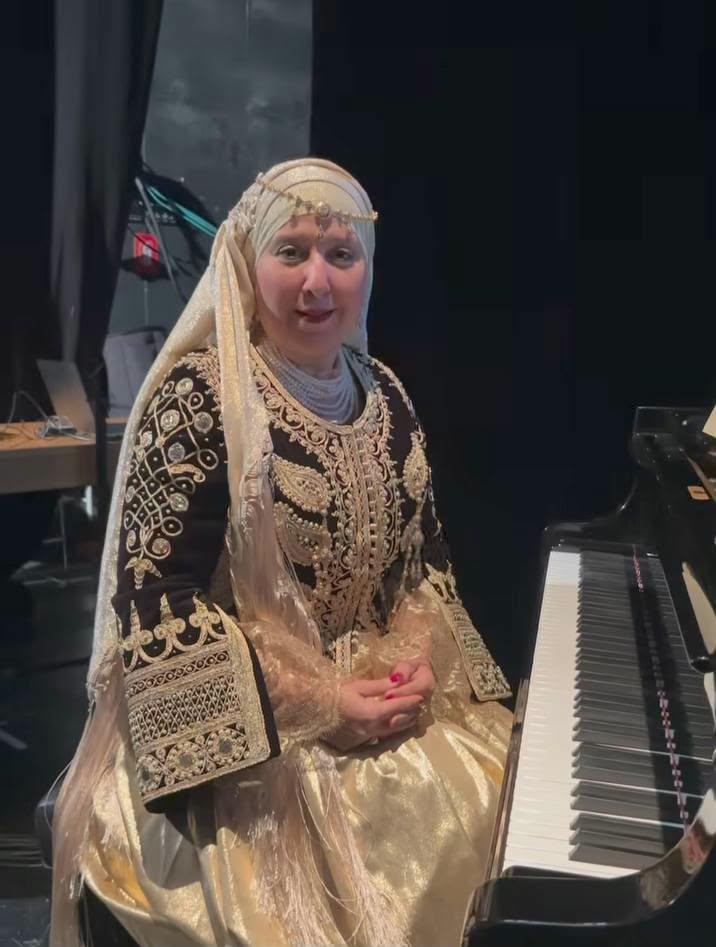 الفنانة نسرين بورحلة